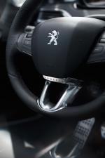 Peugeot 208 5-Door 2012 года